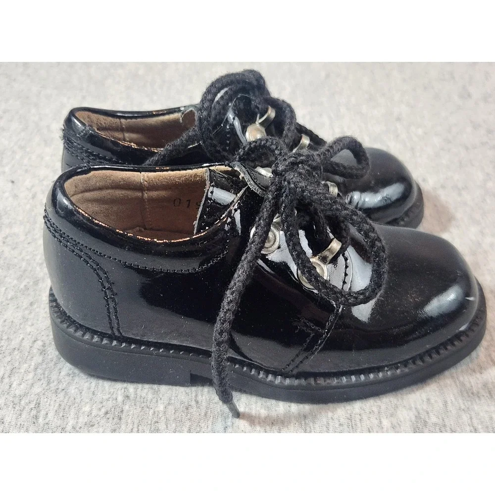Brakkies Patent Leather Oxford Shoes Kids EU 22 Black Formal Lace Up Lug Sole
